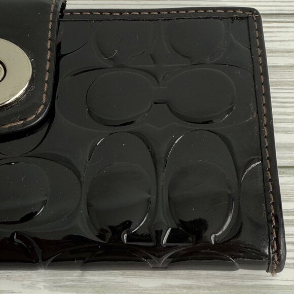 Coach Patent leather  Womens black signature embossed turnlock wallet cardholder - Picture 4 of 10